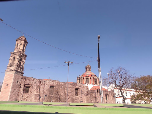 Templo De Los Santos Hipolito Y Casiano (Santuario De San Judas Tadeo Apostol)